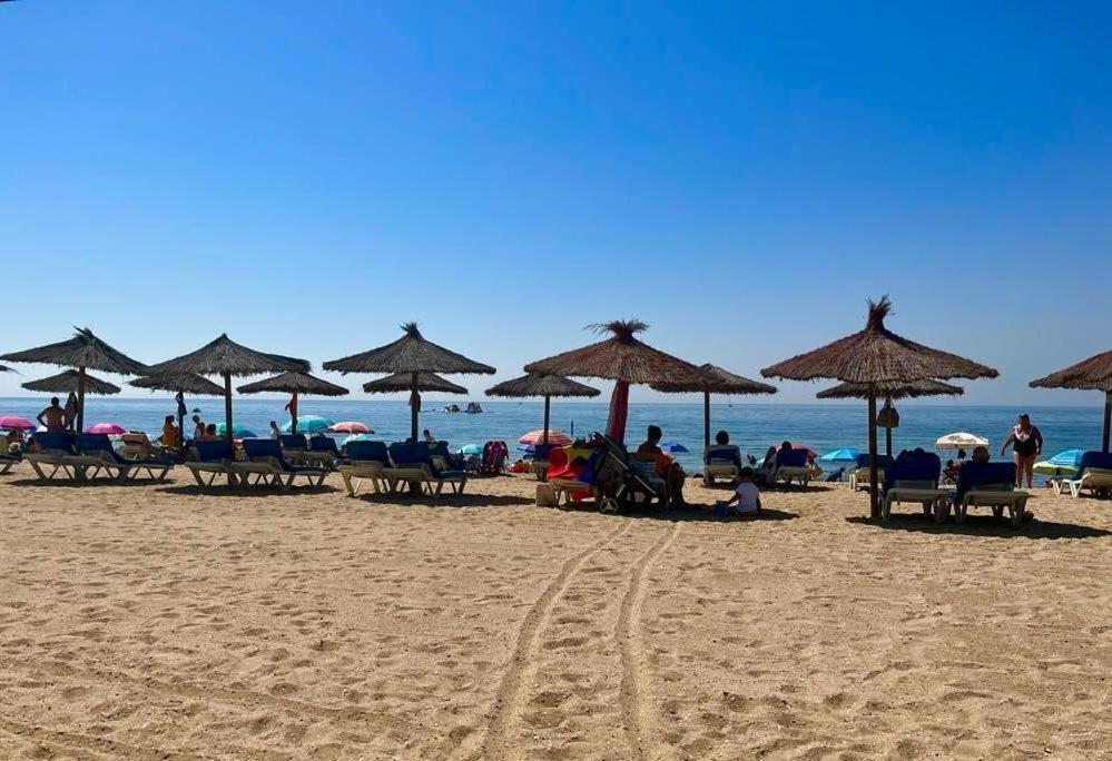 Tolles Ferienhaus Mit Sonnenterrasse Direkt Am Meer إيسلا كريستينا المظهر الخارجي الصورة